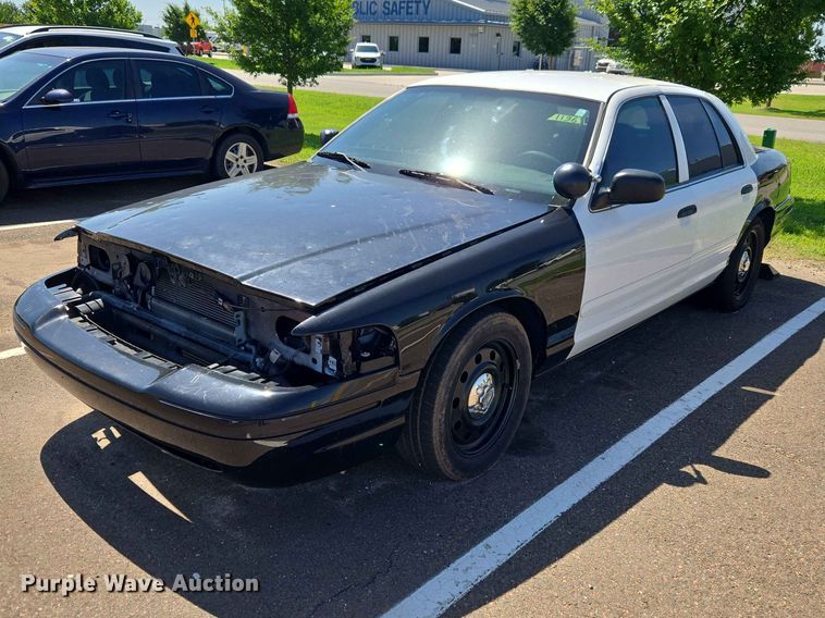 image for item EW0267 2010 Ford Crown Victoria Police Interceptor 