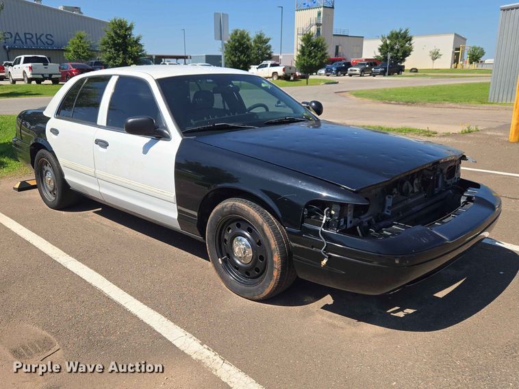 image for item EW0267 2010 Ford Crown Victoria Police Interceptor 