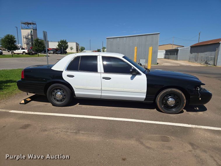 image for item EW0267 2010 Ford Crown Victoria Police Interceptor 