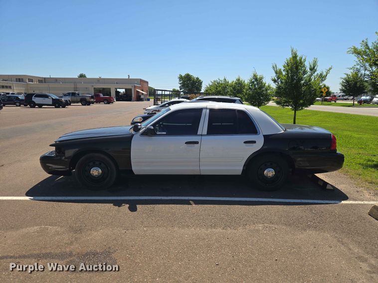 image for item EW0267 2010 Ford Crown Victoria Police Interceptor 