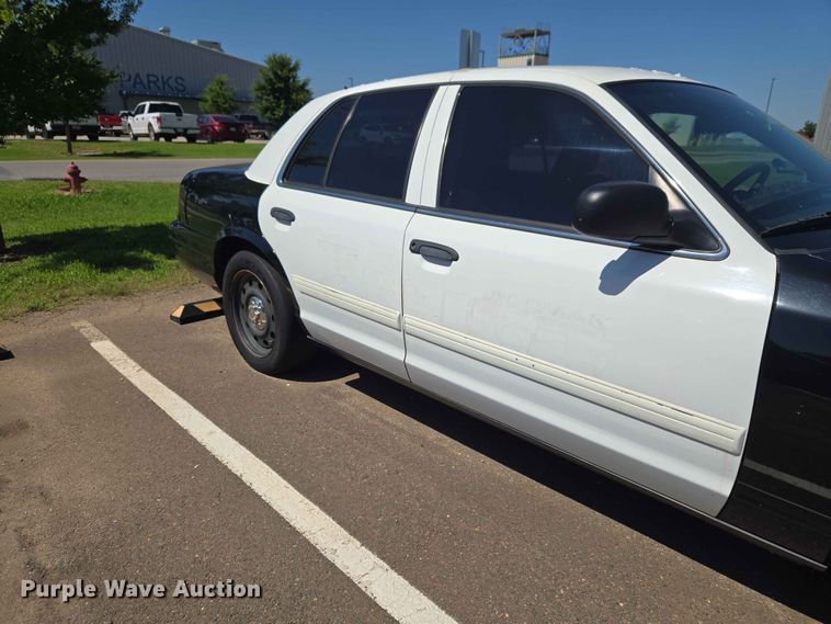 image for item EW0267 2010 Ford Crown Victoria Police Interceptor 