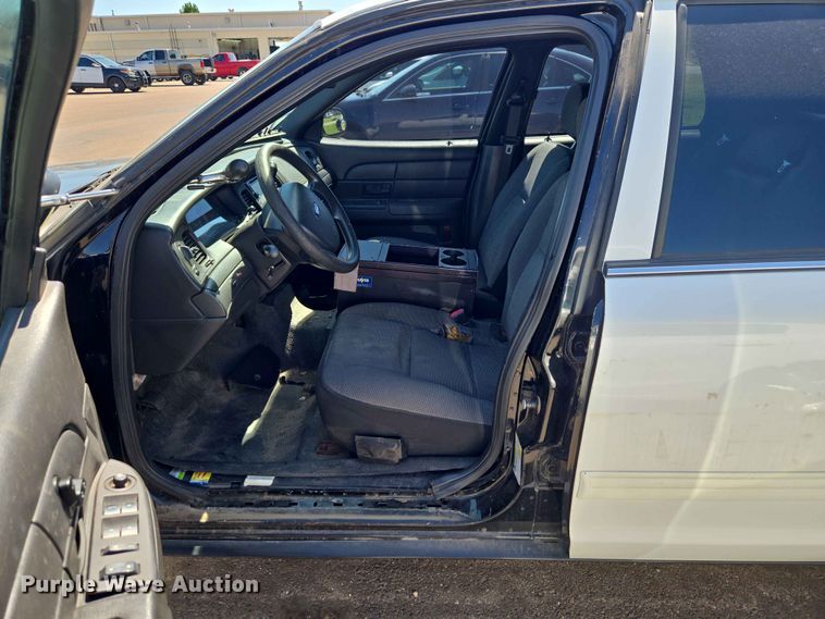image for item EW0267 2010 Ford Crown Victoria Police Interceptor 