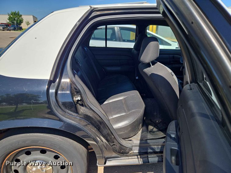 image for item EW0267 2010 Ford Crown Victoria Police Interceptor 
