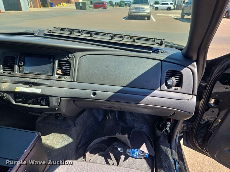 image for item EW0267 2010 Ford Crown Victoria Police Interceptor 