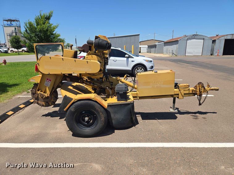 image for item EW0270 2000 Rayco Mfg Inc stump grinder