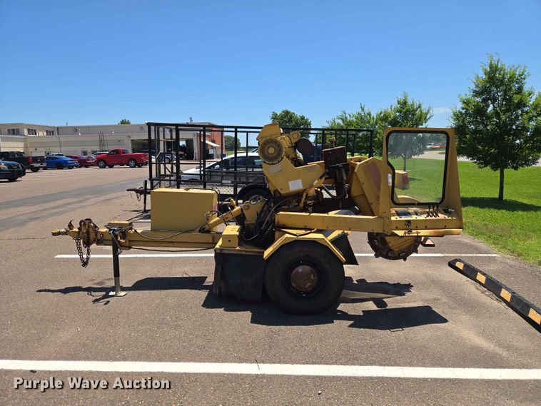 image for item EW0270 2000 Rayco Mfg Inc stump grinder