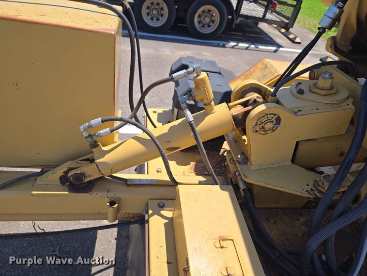 image for item EW0270 2000 Rayco Mfg Inc stump grinder