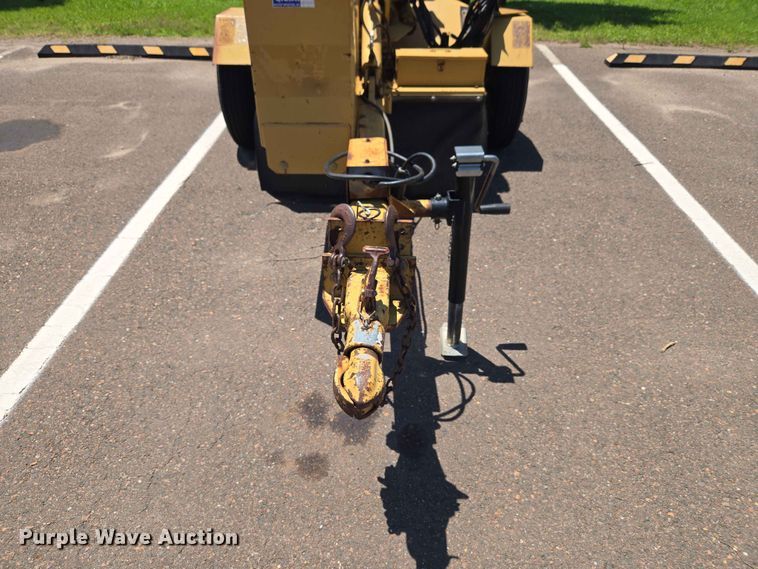image for item EW0270 2000 Rayco Mfg Inc stump grinder