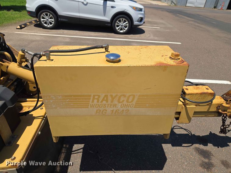 image for item EW0270 2000 Rayco Mfg Inc stump grinder
