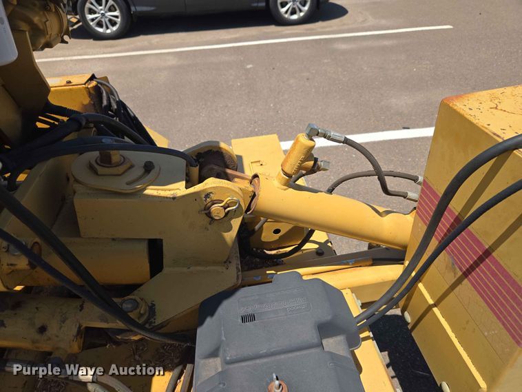 image for item EW0270 2000 Rayco Mfg Inc stump grinder