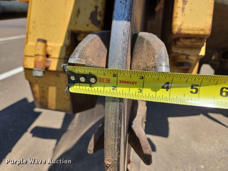 image for item EW0270 2000 Rayco Mfg Inc stump grinder