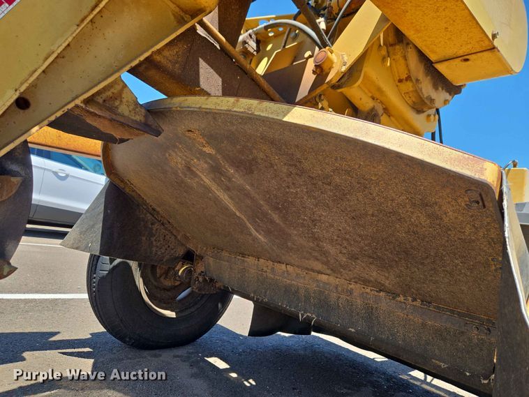 image for item EW0270 2000 Rayco Mfg Inc stump grinder