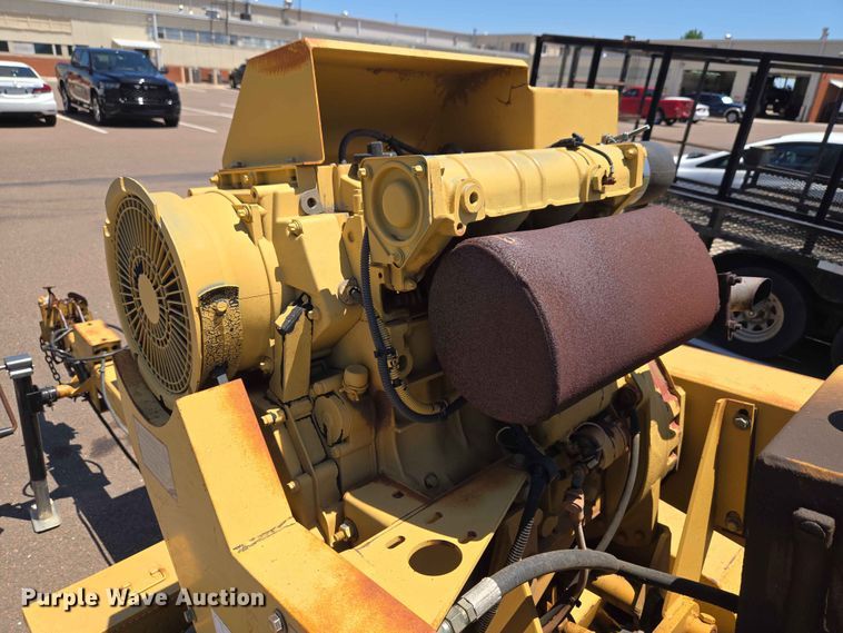 image for item EW0270 2000 Rayco Mfg Inc stump grinder