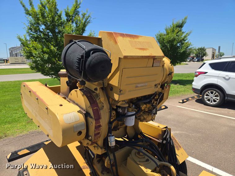 image for item EW0270 2000 Rayco Mfg Inc stump grinder