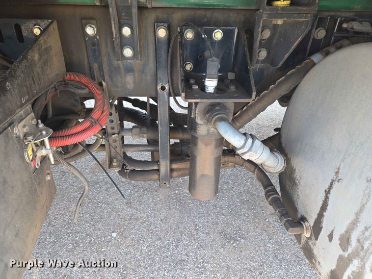 image for item EW0272 2018 Peterbilt 320 refuse truck