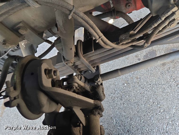 image for item EW0272 2018 Peterbilt 320 refuse truck