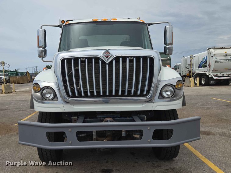 image for item EW0273 2010 International WorkStar 7600 dump truck