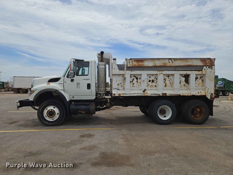 image for item EW0273 2010 International WorkStar 7600 dump truck