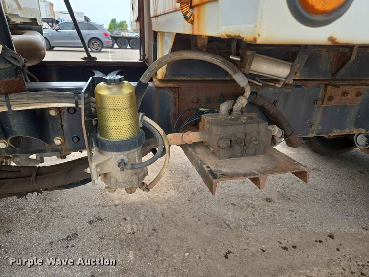 image for item EW0273 2010 International WorkStar 7600 dump truck