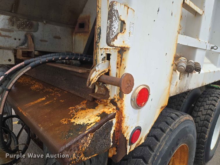 image for item EW0273 2010 International WorkStar 7600 dump truck