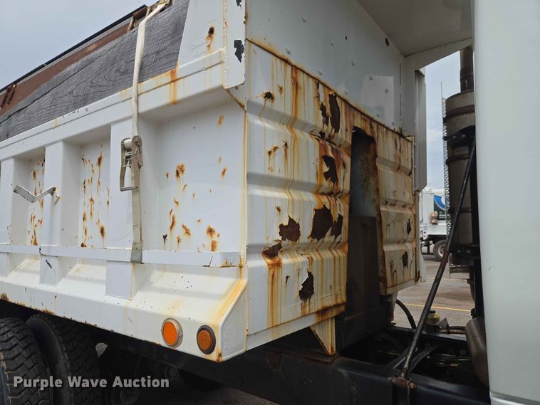 image for item EW0273 2010 International WorkStar 7600 dump truck