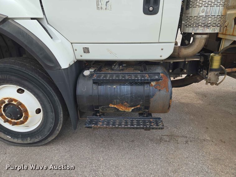 image for item EW0273 2010 International WorkStar 7600 dump truck