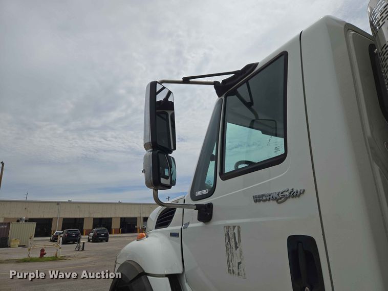 image for item EW0273 2010 International WorkStar 7600 dump truck