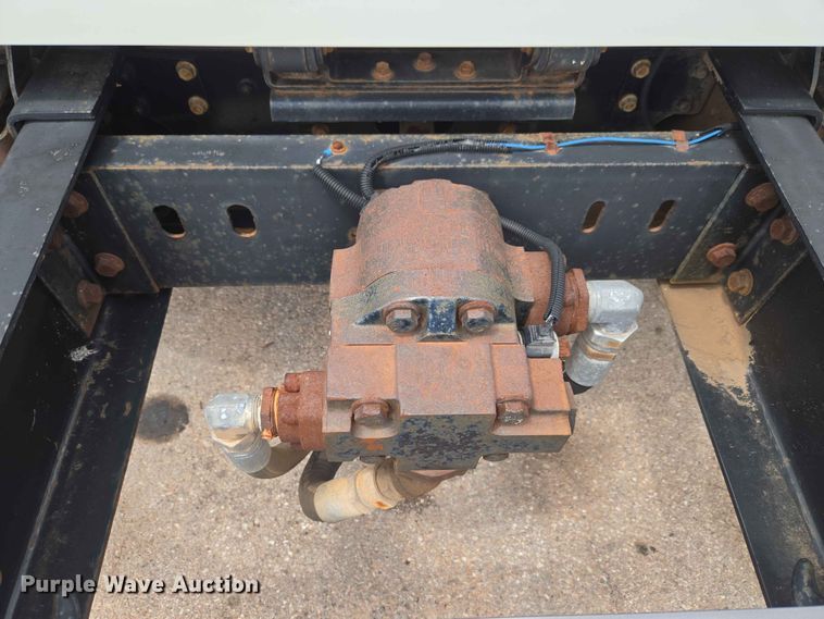 image for item EW0273 2010 International WorkStar 7600 dump truck
