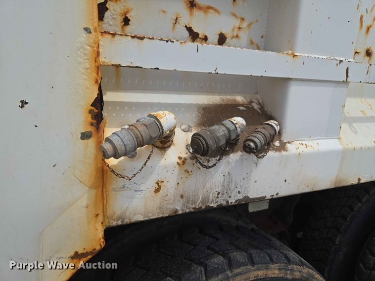 image for item EW0273 2010 International WorkStar 7600 dump truck