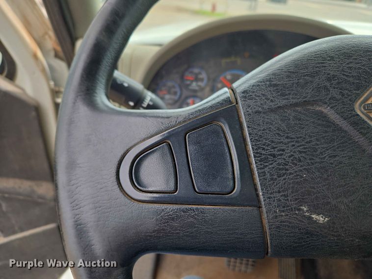 image for item EW0273 2010 International WorkStar 7600 dump truck