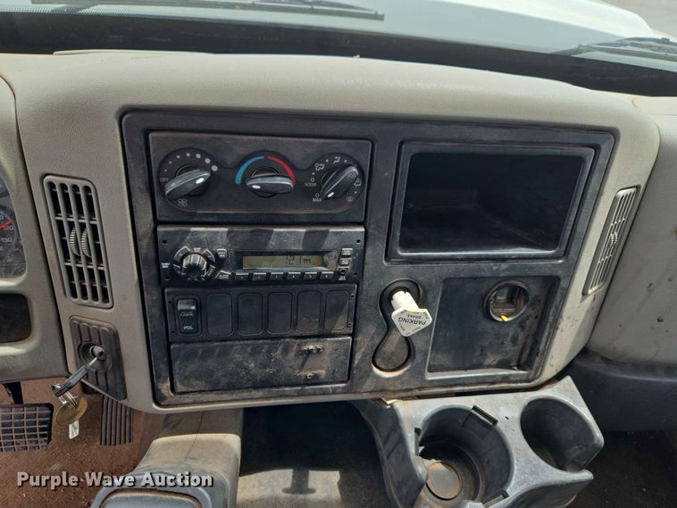 image for item EW0273 2010 International WorkStar 7600 dump truck