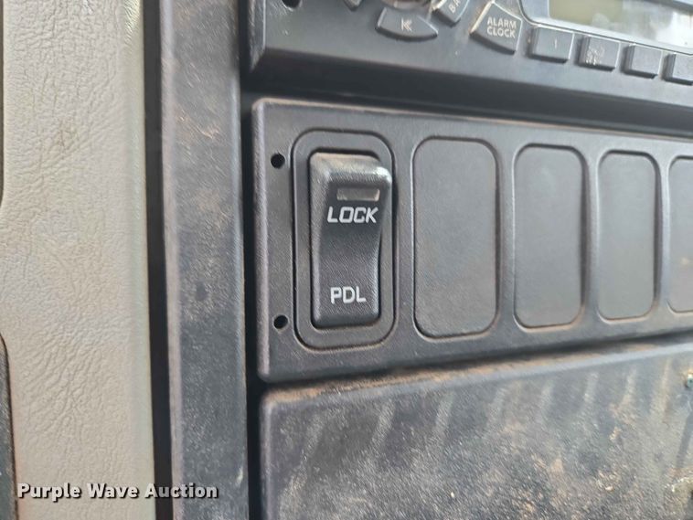 image for item EW0273 2010 International WorkStar 7600 dump truck