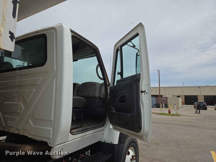 image for item EW0273 2010 International WorkStar 7600 dump truck