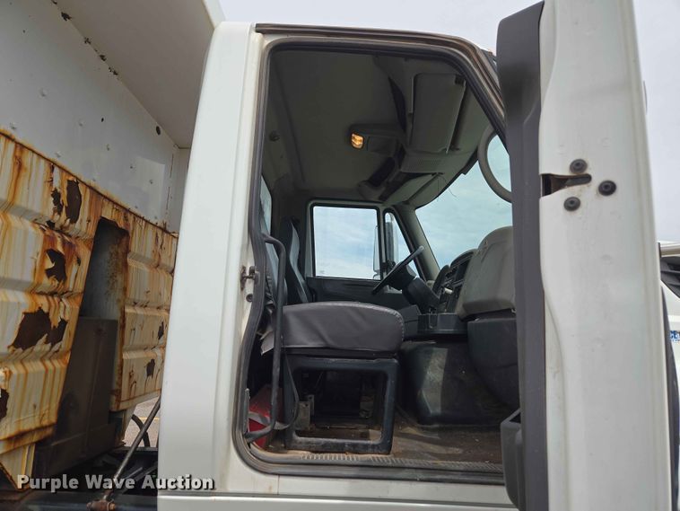 image for item EW0273 2010 International WorkStar 7600 dump truck