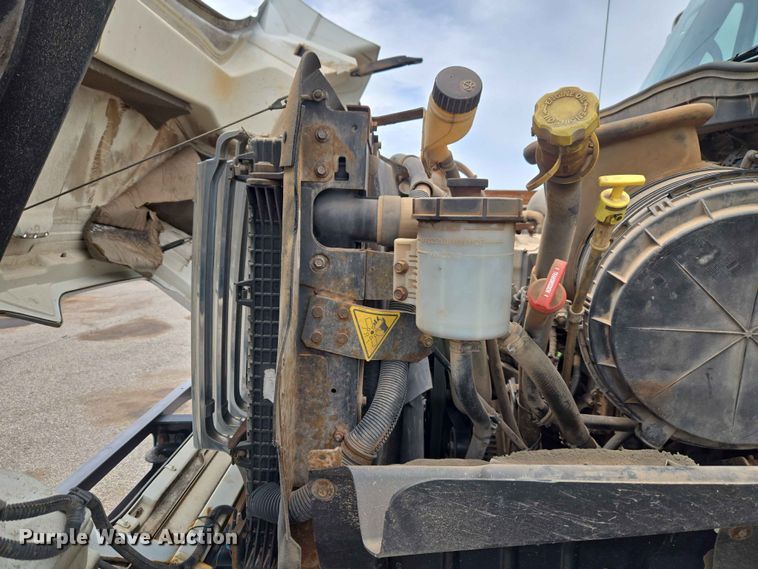 image for item EW0273 2010 International WorkStar 7600 dump truck