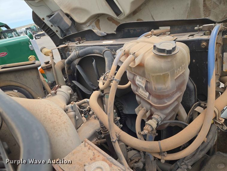 image for item EW0273 2010 International WorkStar 7600 dump truck