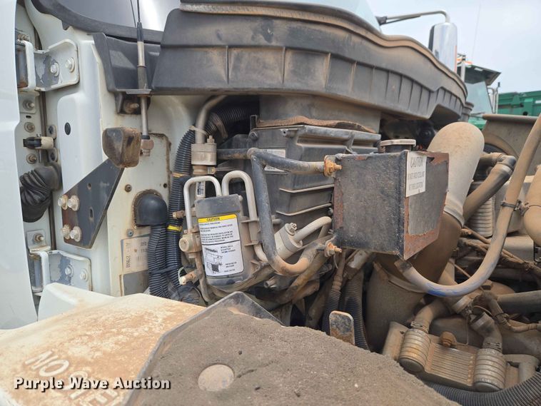 image for item EW0273 2010 International WorkStar 7600 dump truck