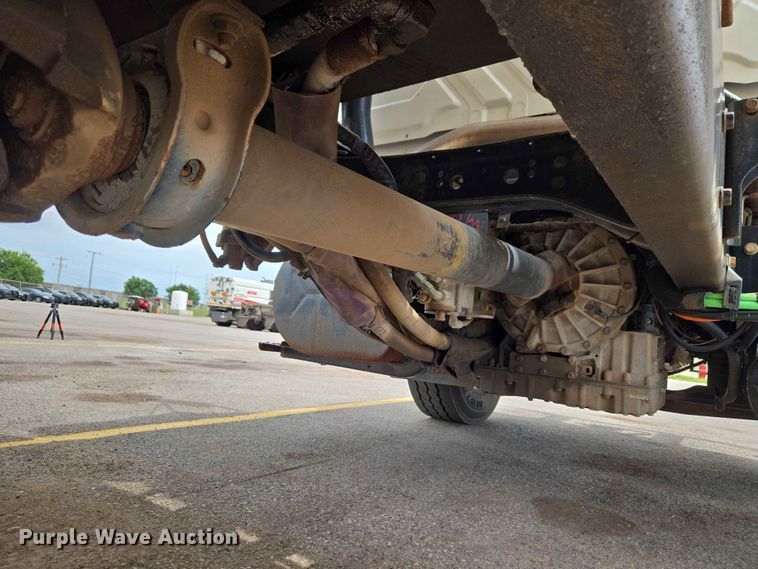 image for item EW0273 2010 International WorkStar 7600 dump truck