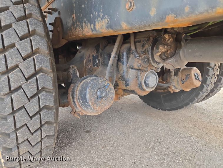 image for item EW0273 2010 International WorkStar 7600 dump truck