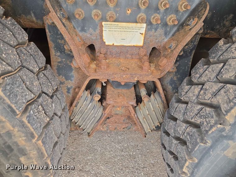 image for item EW0273 2010 International WorkStar 7600 dump truck