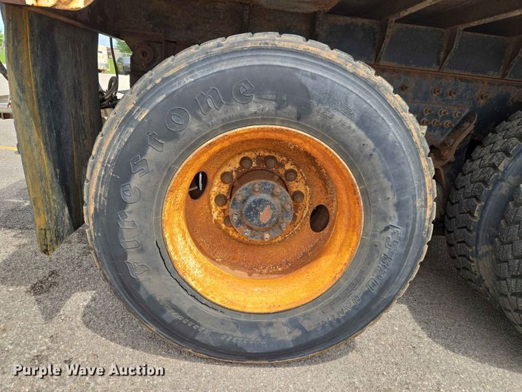 image for item EW0273 2010 International WorkStar 7600 dump truck