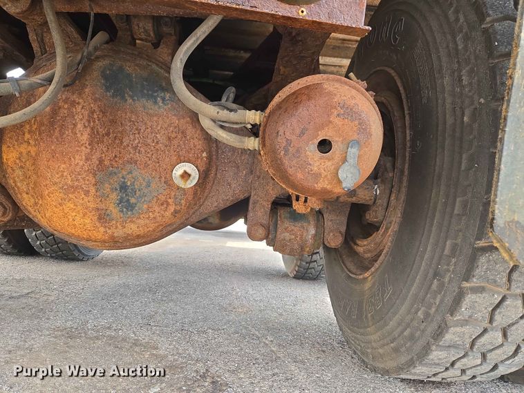 image for item EW0273 2010 International WorkStar 7600 dump truck