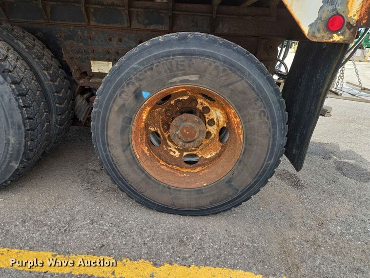 image for item EW0273 2010 International WorkStar 7600 dump truck