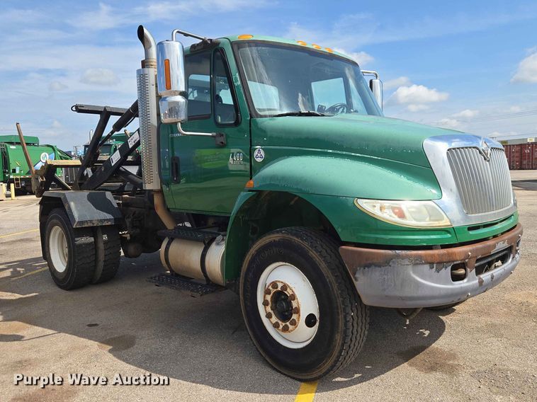image for item EW0274 2007 International 4400 refuse truck
