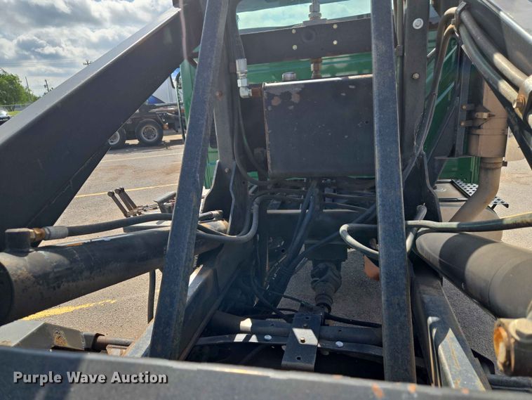 image for item EW0274 2007 International 4400 refuse truck