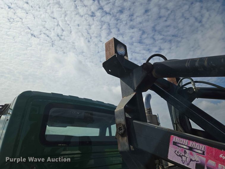 image for item EW0274 2007 International 4400 refuse truck