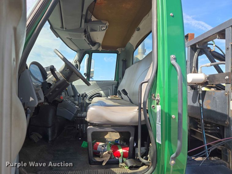 image for item EW0274 2007 International 4400 refuse truck