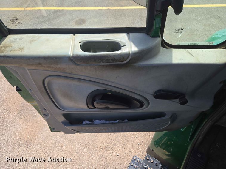 image for item EW0274 2007 International 4400 refuse truck