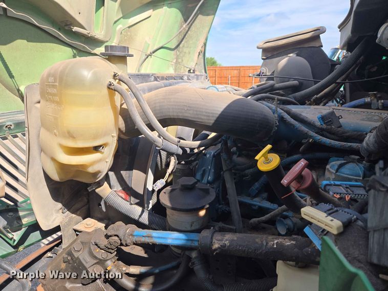 image for item EW0274 2007 International 4400 refuse truck