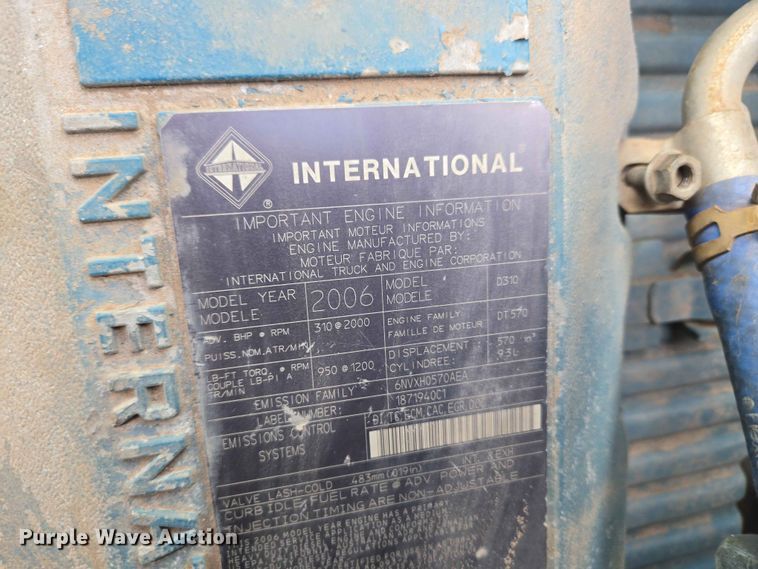 image for item EW0274 2007 International 4400 refuse truck
